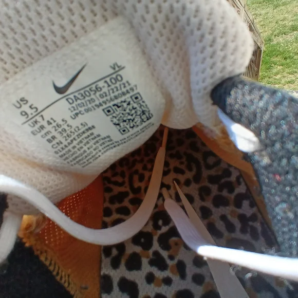 Nike Winflo 8 Premium White Leopard Women's Shoes - Picture 2 of 14